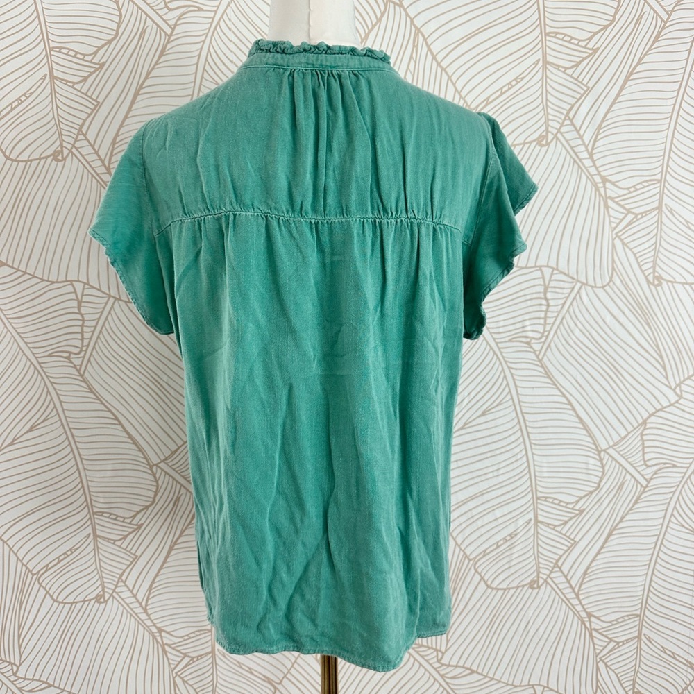 Green Ruffled Button-Up Top - Picture 3 of 5